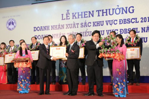 Lễ khen thưởng Doanh nhân xuất sắc khu vực ĐBSCL 2011-2015