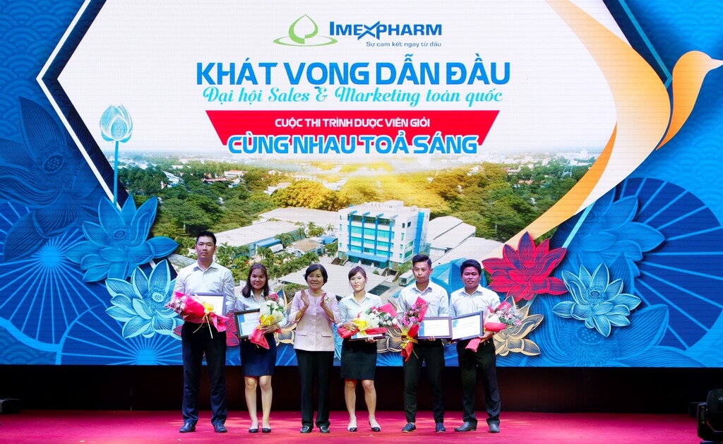 Ban lãnh đạo Imexpharm và tổng giám đốc tham dự phiên toàn thể khai mạc đại hội 2019