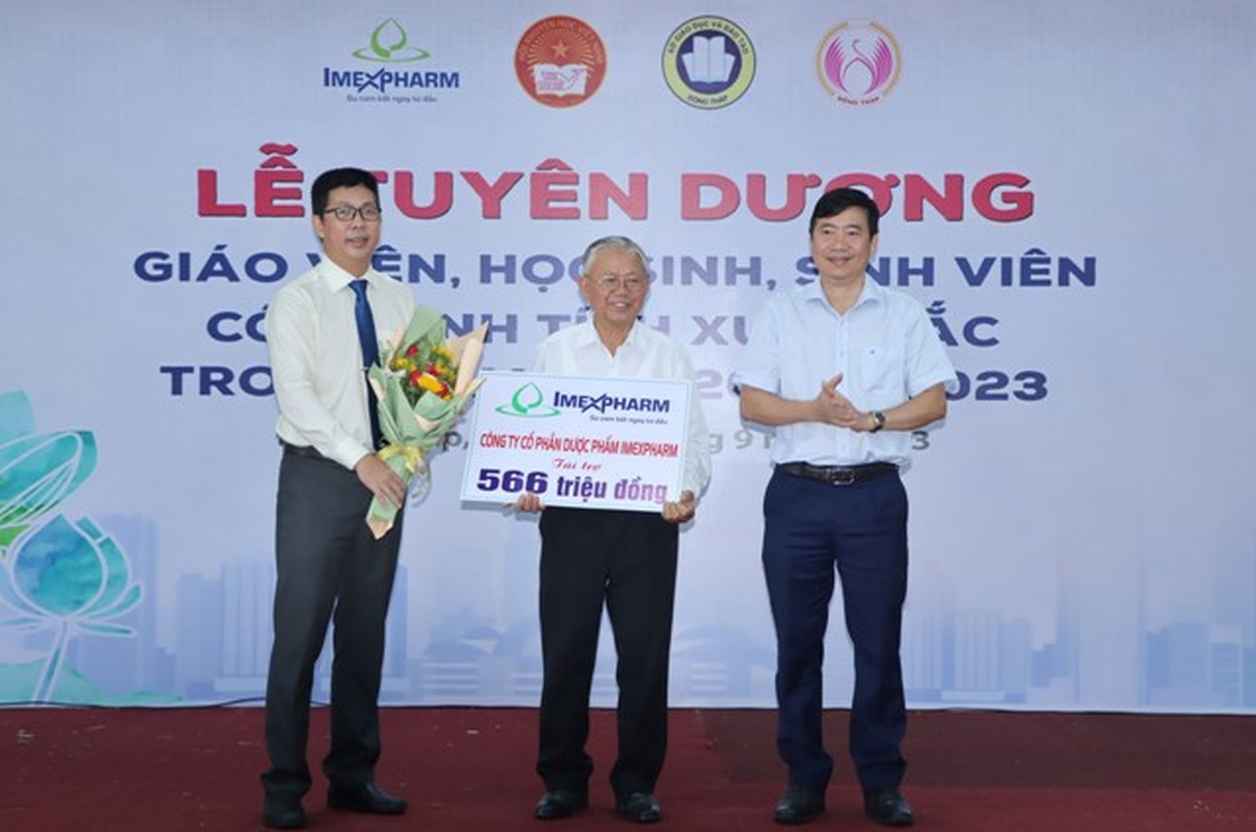 Imexpharm tiếp tục đồng hành cùng Giải thưởng khuyến học Nguyễn Sinh Sắc năm học 2022-2023