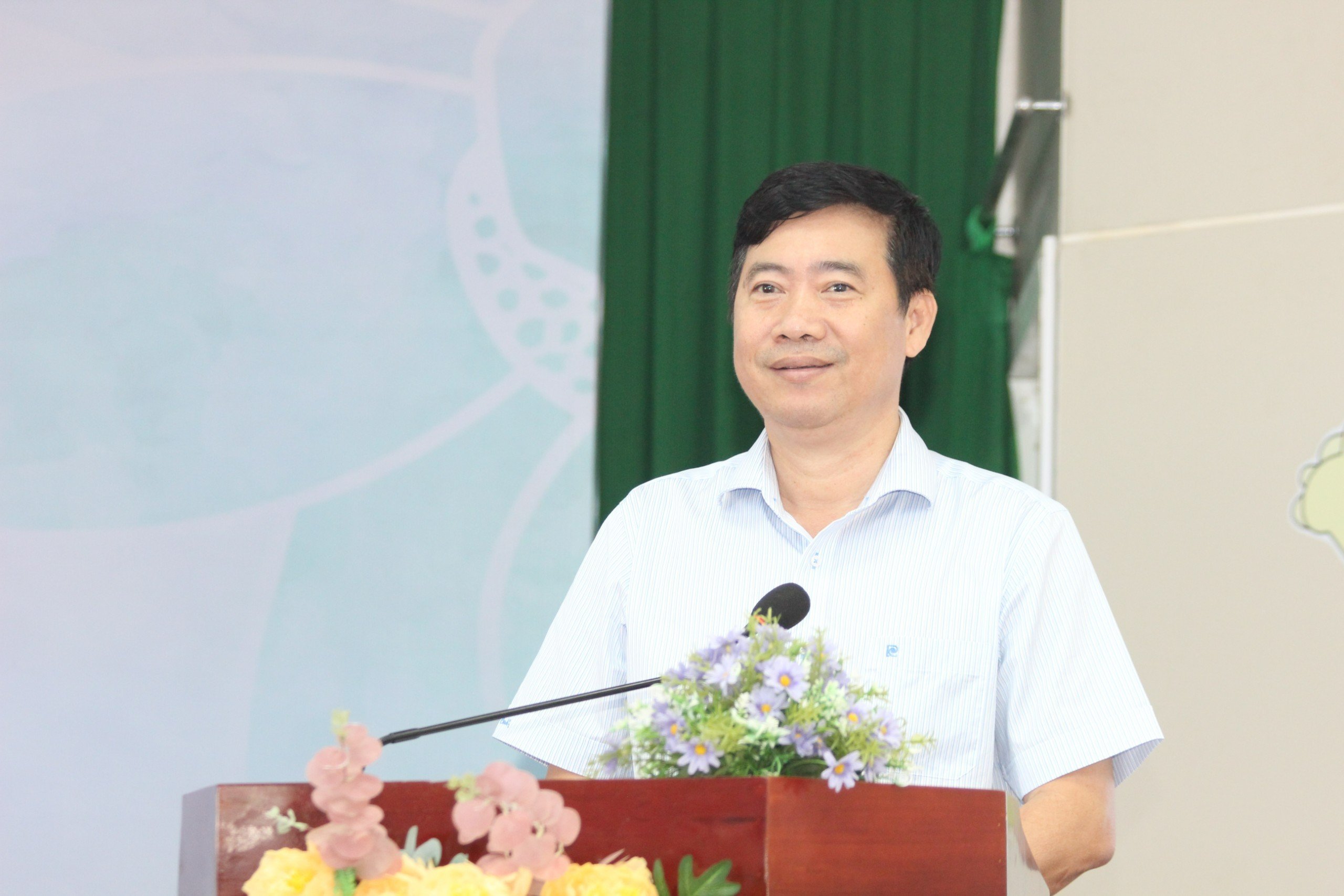 Ông Phạm Thiện Nghĩa – Chủ tịch UBND tỉnh Đồng Tháp phát biểu tại buổi lễ tuyên dương học sinh và giáo viên đạt thành tích năm học 2022‑2023.
