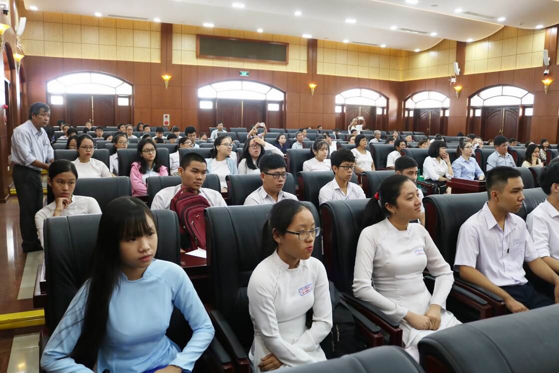 Toàn cảnh đại hội tổng kết và trao giải Khuyến tài Huỳnh Thúc Kháng năm 2018 do Imexpharm đồng hành Toàn cảnh đại hội tổng kết và trao giải Khuyến tài Huỳnh Thúc Kháng năm 2018 do Imexpharm đồng hành