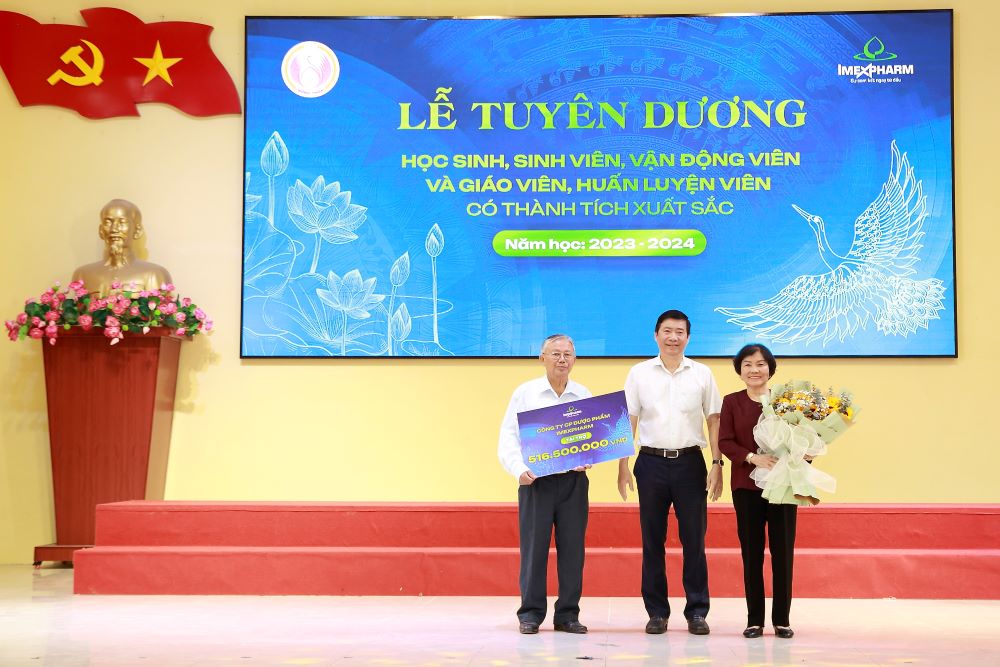 Imexpharm dành hơn 516 triệu đồng tuyên dương học sinh, sinh viên xuất sắc tỉnh Đồng Tháp 2024