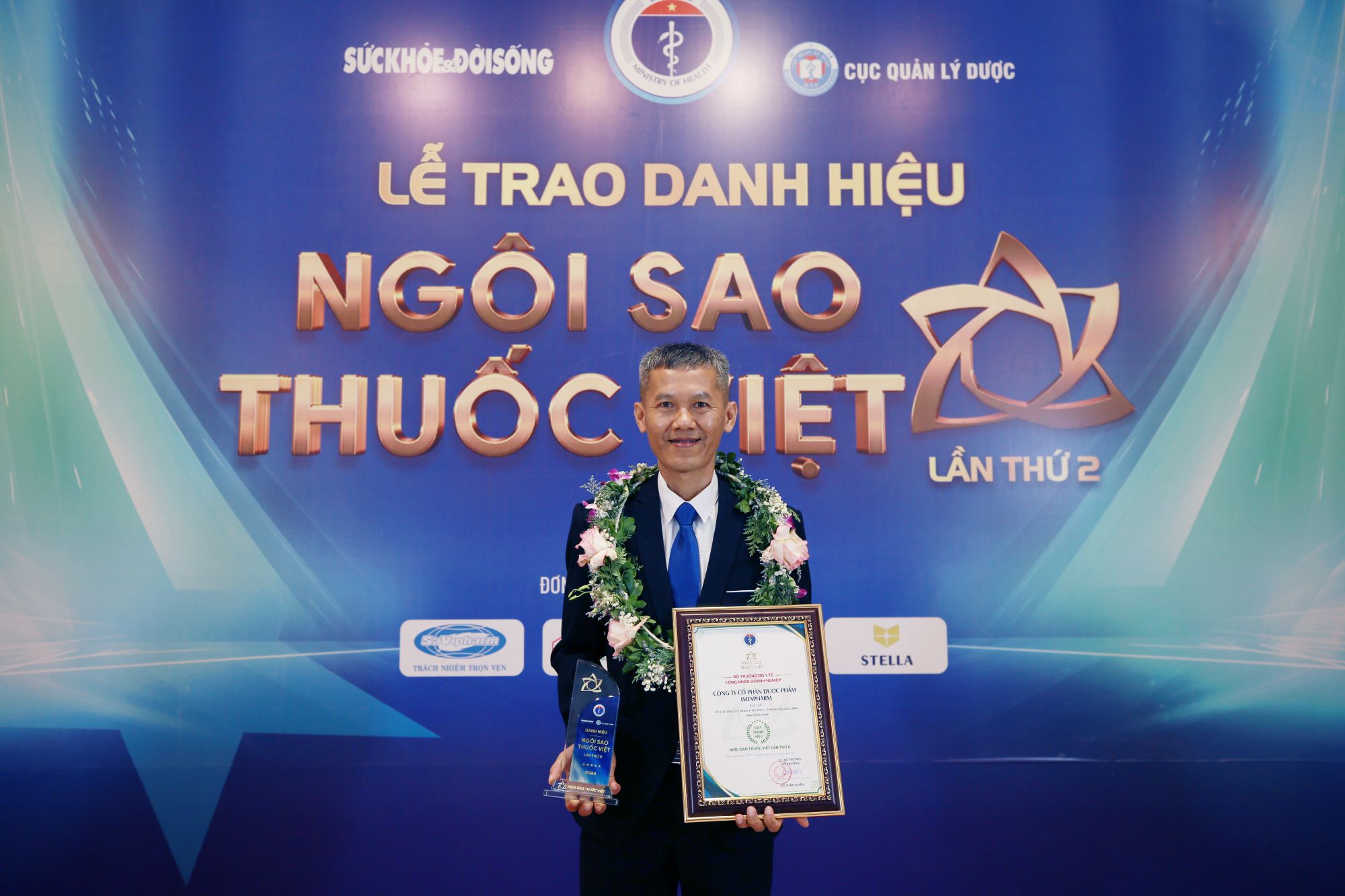 Đại diện Imexpharm nhận giải “Ngôi Sao Thuốc Việt” lần 2, khẳng định năng lực và uy tín từ nhà máy dược EU‑GMP
