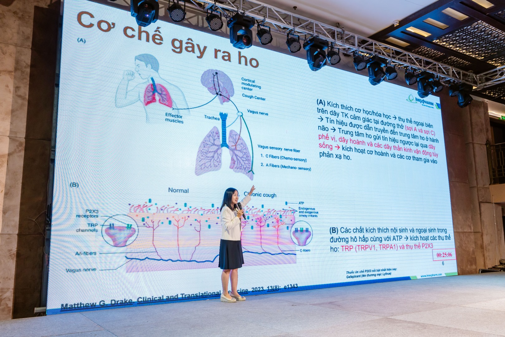 PGS.TS.DS. Bùi Thị Hương Quỳnh chia sẻ cơ chế gây ho do ô nhiễm không khí tại hội thảo của Imexpharm