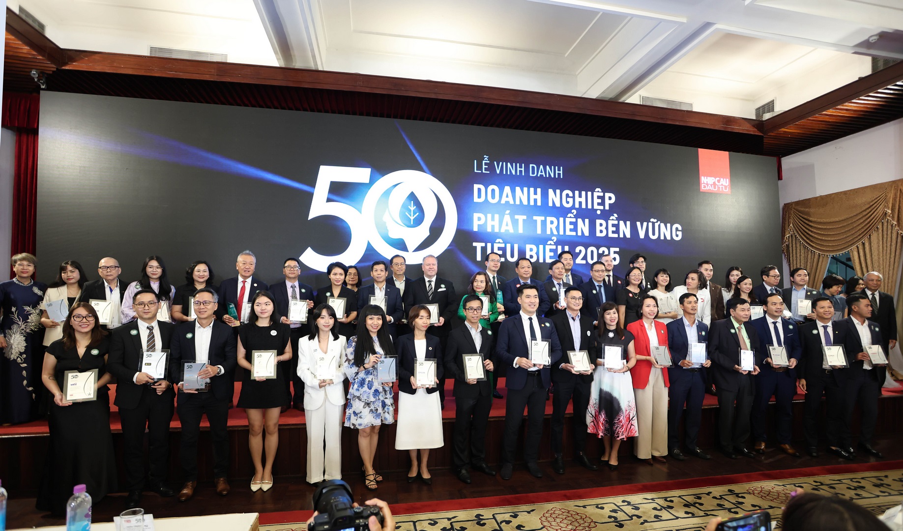Imexpharm cùng 50 doanh nghiệp phát triển bền vững tiêu biểu năm 2025