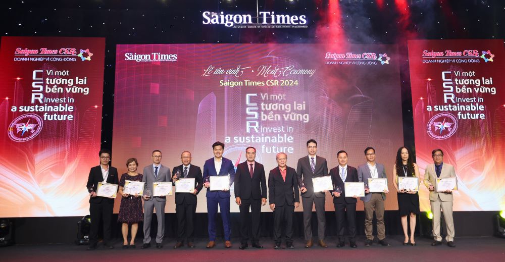 Imexpharm cùng các doanh nghiệp tiêu biểu tại lễ trao giải Saigon Times CSR 2024